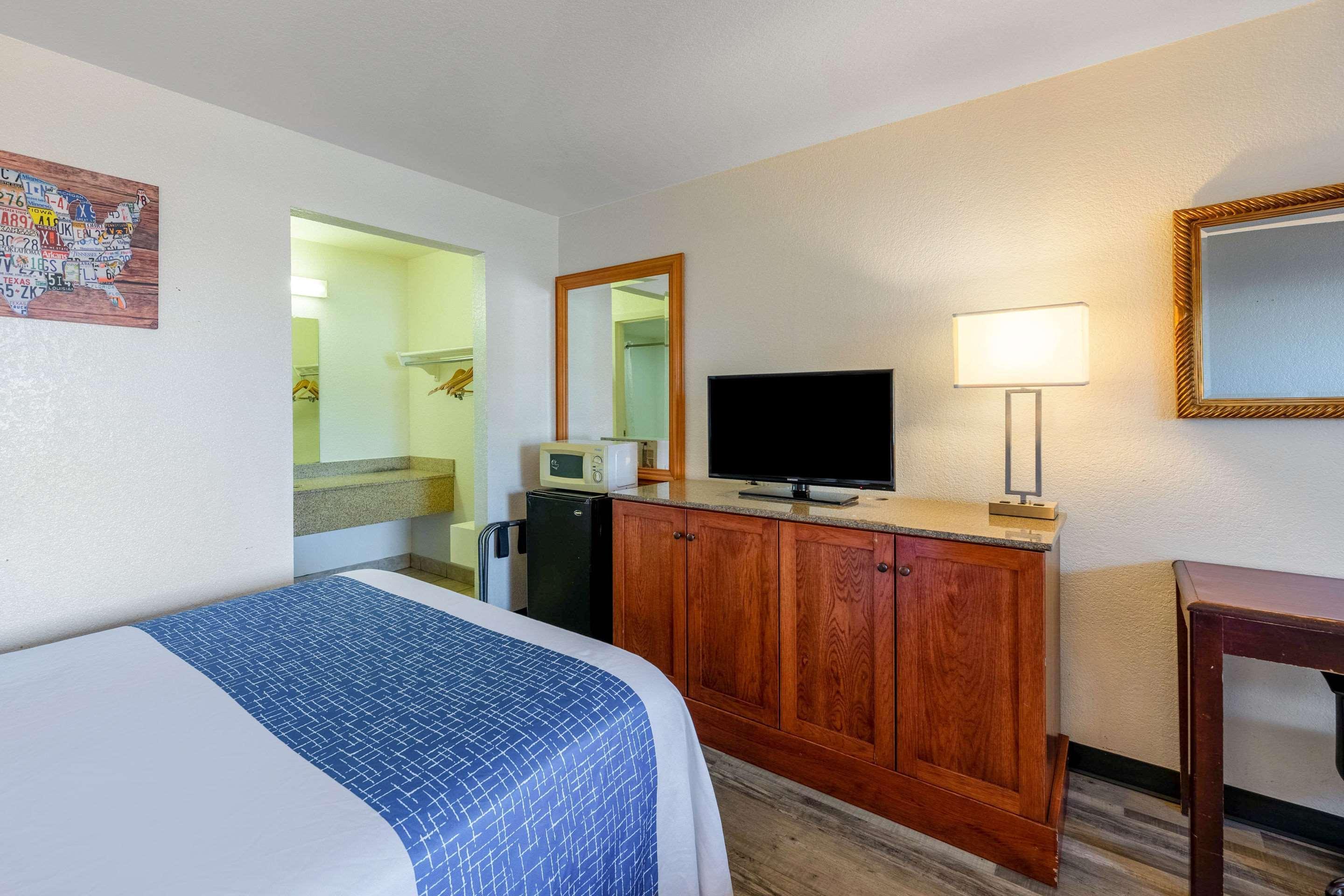 Econo Lodge Phoenix North I-17 Εξωτερικό φωτογραφία