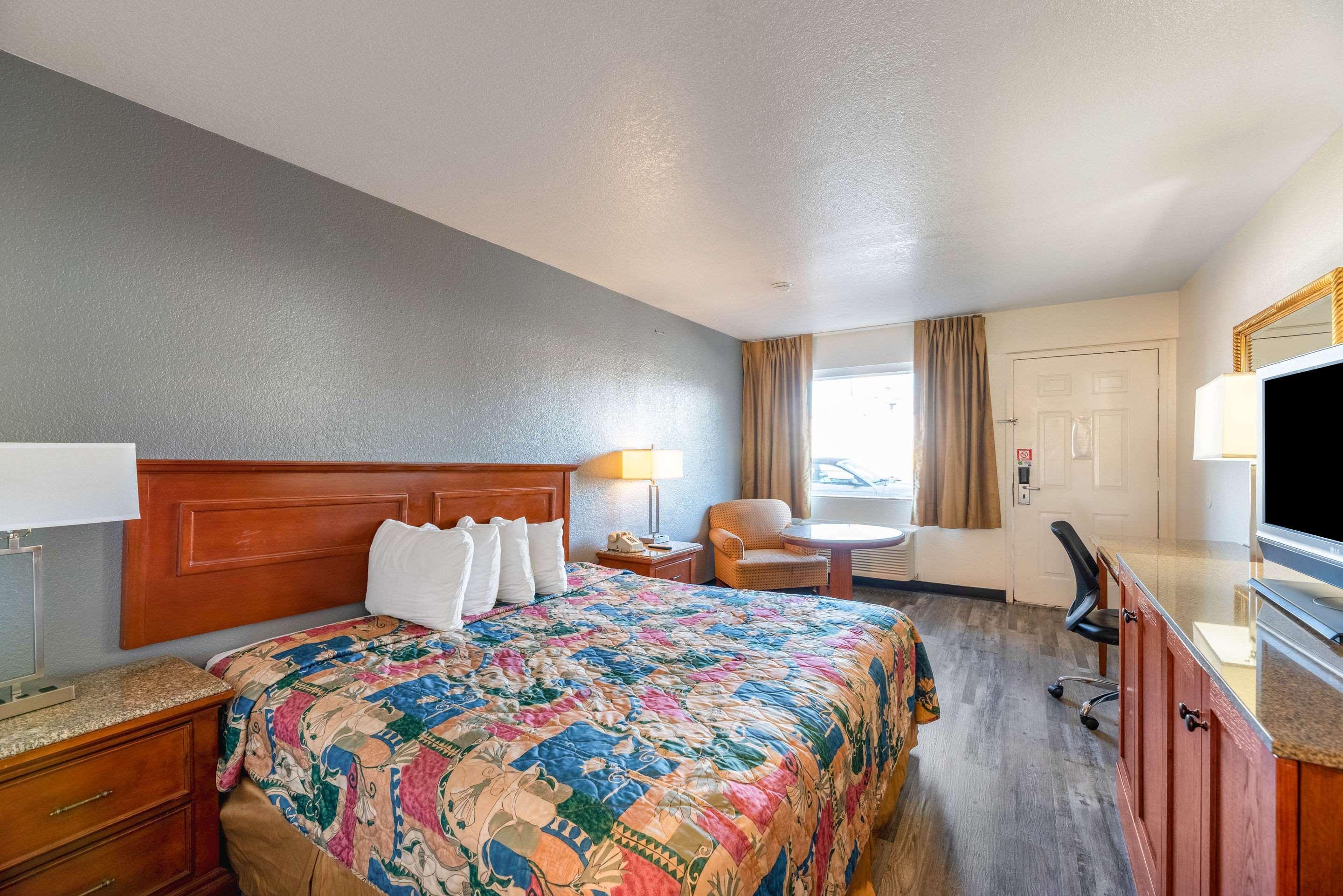 Econo Lodge Phoenix North I-17 Εξωτερικό φωτογραφία