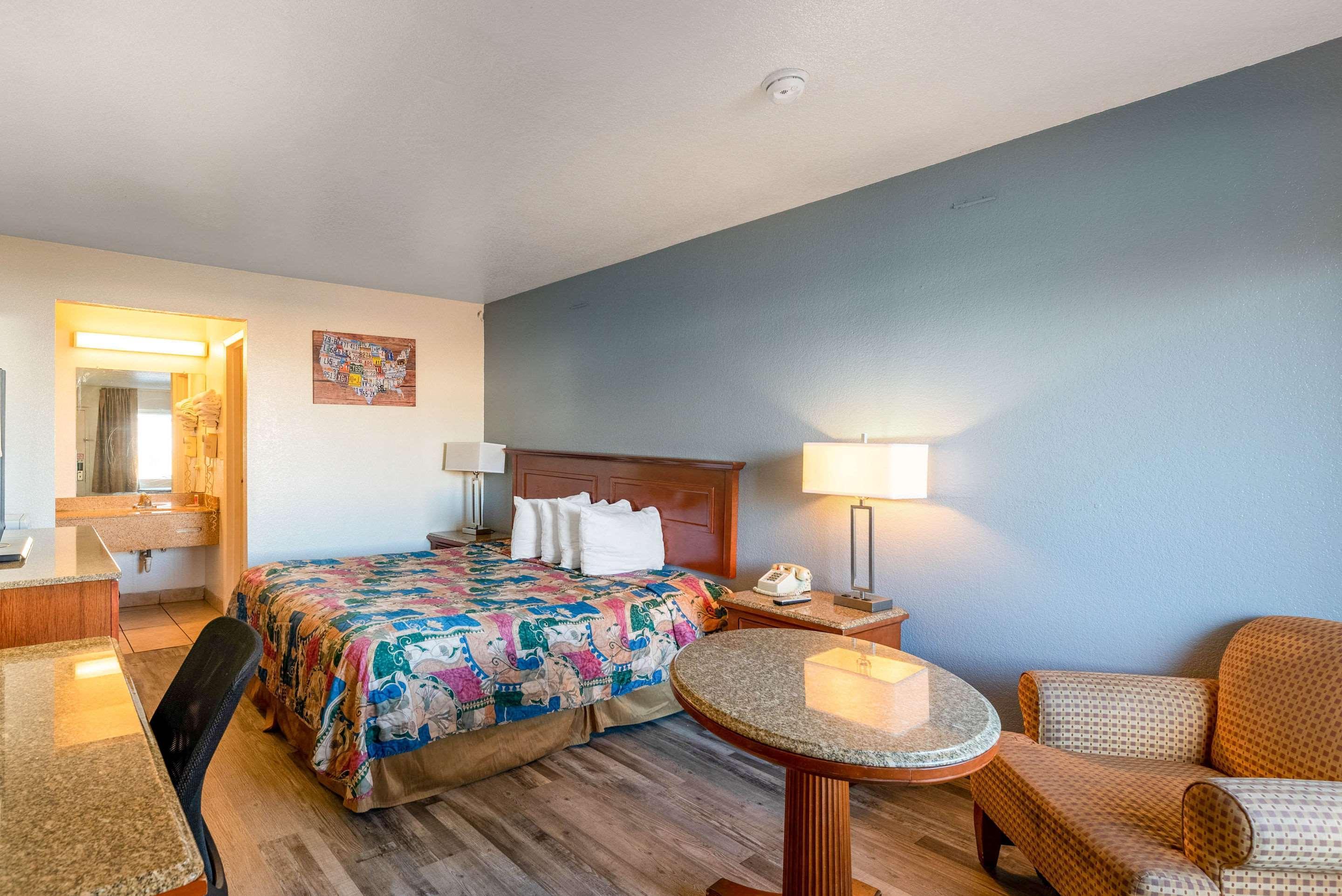 Econo Lodge Phoenix North I-17 Εξωτερικό φωτογραφία