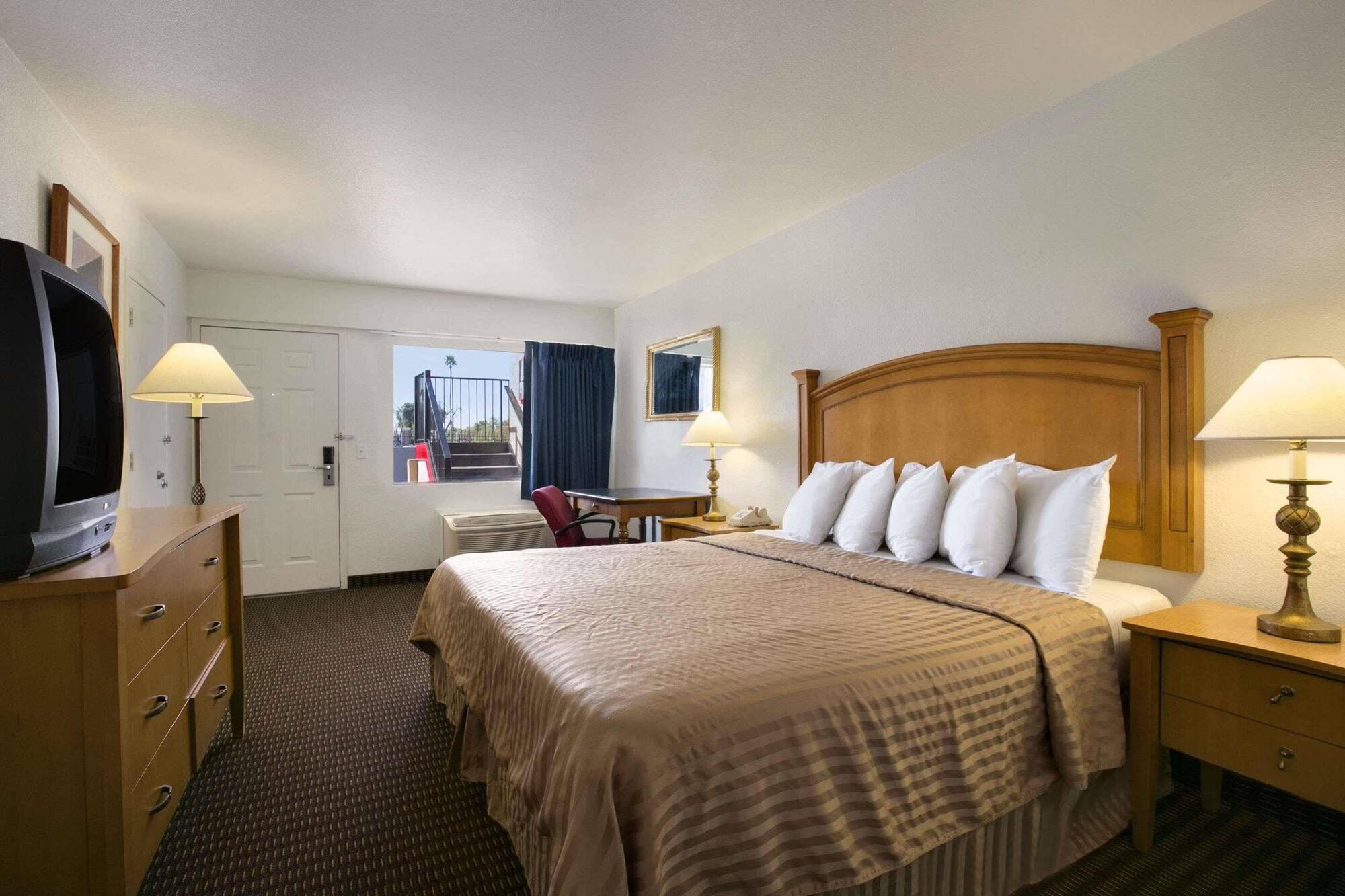 Econo Lodge Phoenix North I-17 Εξωτερικό φωτογραφία